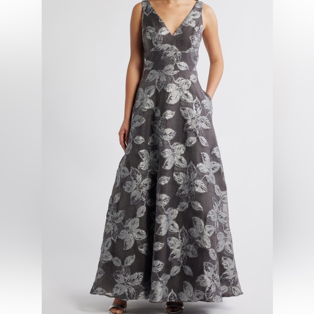 New Eliza J Gray Floral Maxi Ballgown Dress size 14 very elegant side pocketNWT